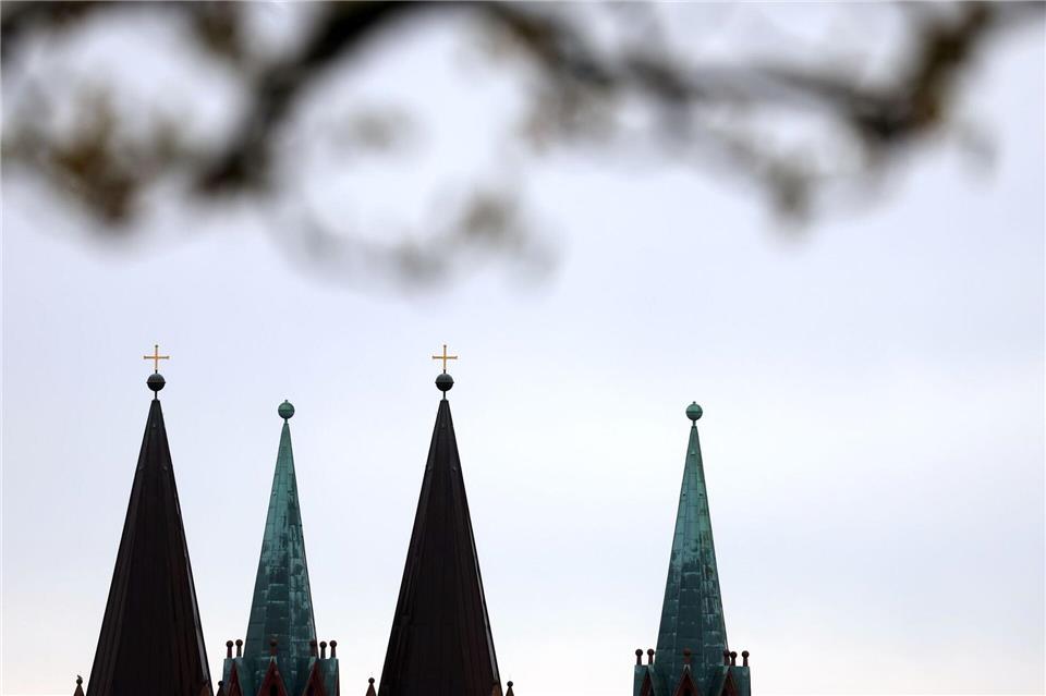 Immer weniger Kirchenmitglieder in Bayern Nicht nur die beiden Großkirchen in Bayern verlieren Mitglieder. (Archivbild)Karl-Josef Hildenbrand/dpa