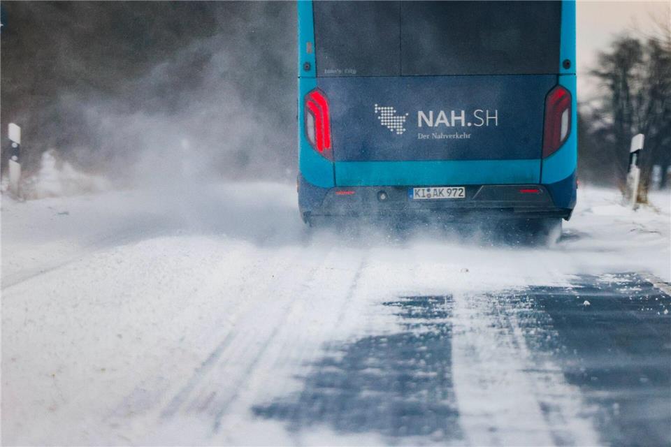 Nicht nur für den Busverkehr in Schleswig-Holstein hat das Wintertief „Elli“ große Probleme gebracht.Frank Molter/dpa