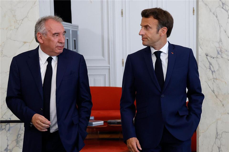 Nicht nur für den Premier auch für Macron ist es eine Schlappe. (Archivbild)Ludovic Marin/AFP POOL/AP/dpa