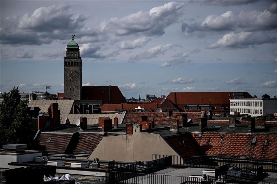 Nicht nur im Bezirk Neukölln setzen immer mehr Vermieter auf das Modell „Wohnen auf Zeit“. (Symbolbild) Britta Pedersen/dpa