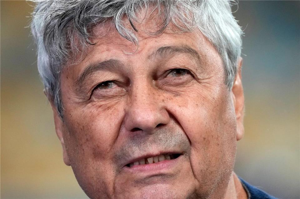 Nicht nur in Rumänien ist die Trauer um Trainer-Legende Mircea Lucescu groß. (Archivbild)Efrem Lukatsky/AP/dpa