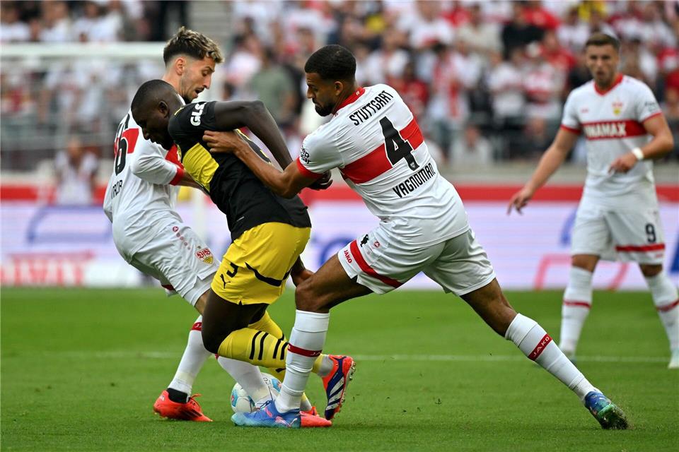 Nicht zu halten vom VfB: Torjäger Guirassy wechselte 2024 von Stuttgart nach Dortmund. (Archivbild)Jan-Philipp Strobel/dpa