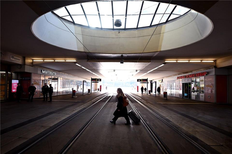 Nichts geht mehr: Verkehrswarnstreik in Erfurt.Martin Schutt/dpa