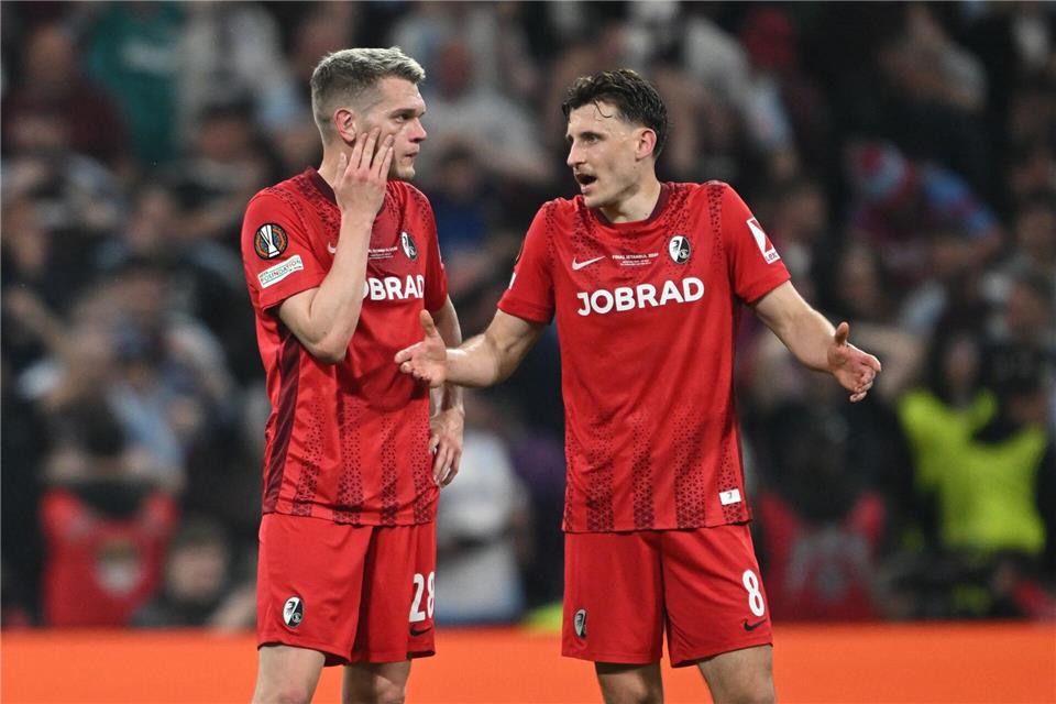 Nichts zu machen für die Freiburger um Matthias Ginter (l) und Maximilian Eggestein.Robert Michael/dpa