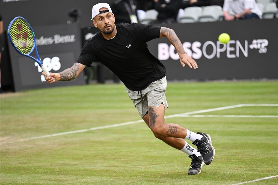 Nick Kyrgios überraschte beim Comeback mit einem ungefährdeten Erstrundenerfolg.Marijan Murat/dpa