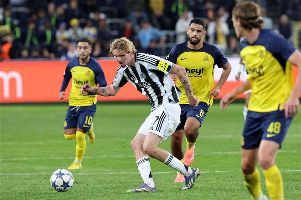 Newcastle-Coach über exzellenten Woltemade: Kommt noch mehr Nick Woltemade (M) lieferte eine überzeugende Leistung ab.Peter Lous/PA Wire/dpa