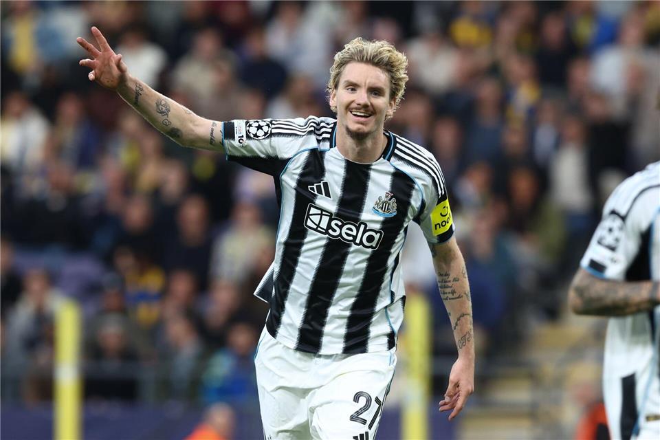 Nick Woltemade bejubelt sein erstes Tor in der Champions League.Bruno Fahy/Belga/dpa