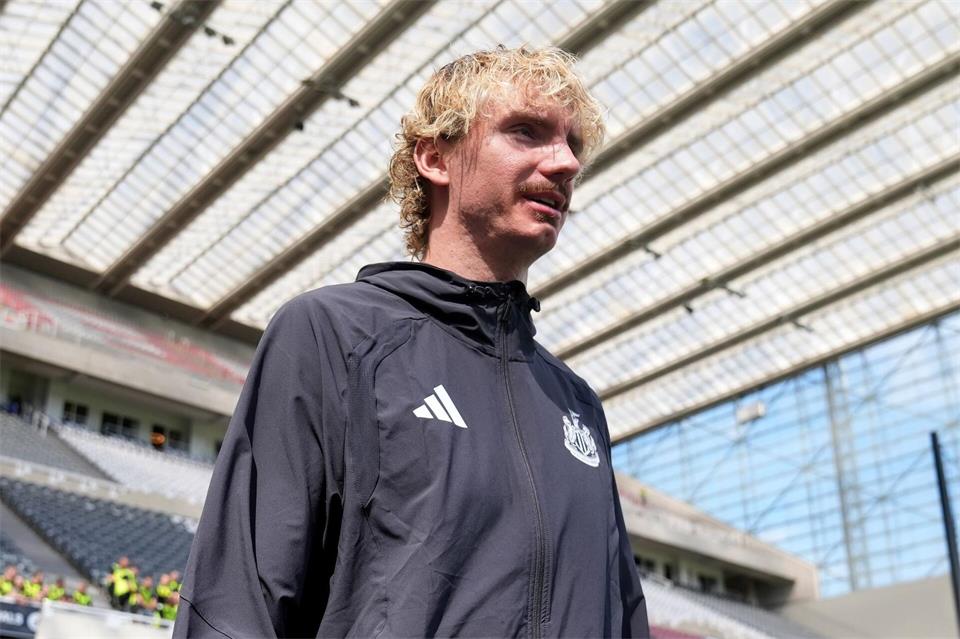 Nick Woltemade könnte in diesem Transferfenster noch wechseln. (Archivbild)Owen Humphreys/PA Wire/dpa