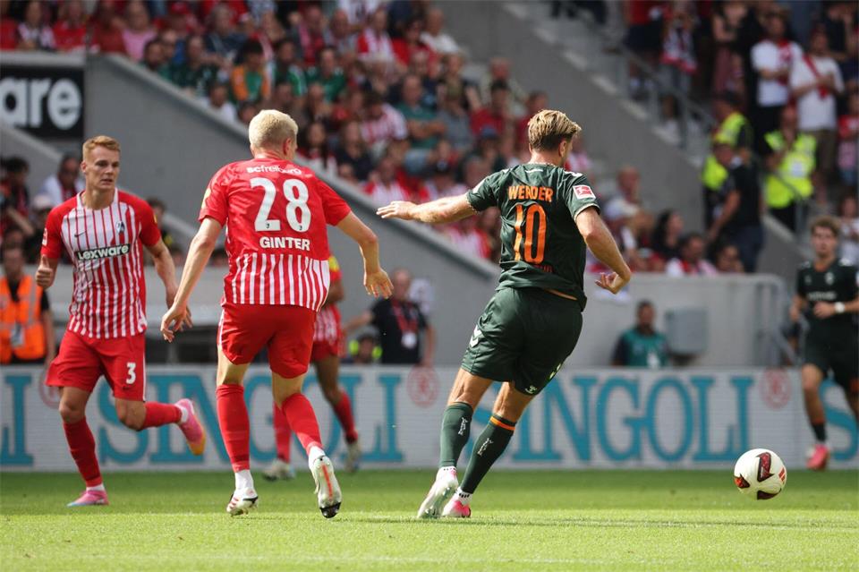 Niclas Füllkrug (r.) kehrte diesen Sommer zu Werder Bremen zurück.Philipp von Ditfurth/dpa