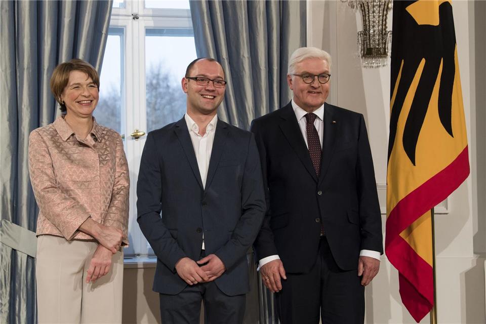 Volkssolidarität feiert 80. Geburtstag und will wachsen Nico Conrad (35) wurde für sein ehrenamtliches Engagement auch schon von Bundespräsident Frank-Walter Steinmeier ausgezeichnet. (Archivbild) Bernd von Jutrczenka/dpa