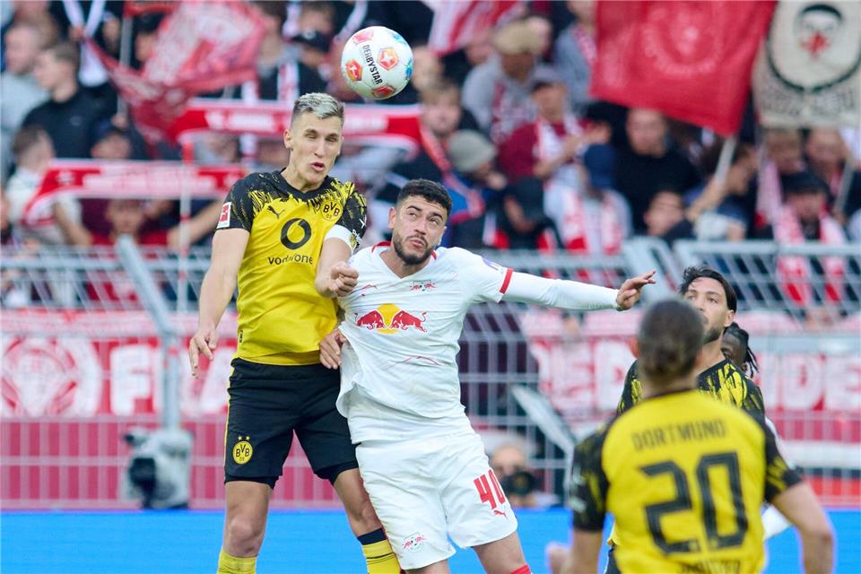 Nico Schlotterbeck ist zurück beim BVB und in der kommenden Woche auch in der Nationalmannschaft. Bernd Thissen/dpa