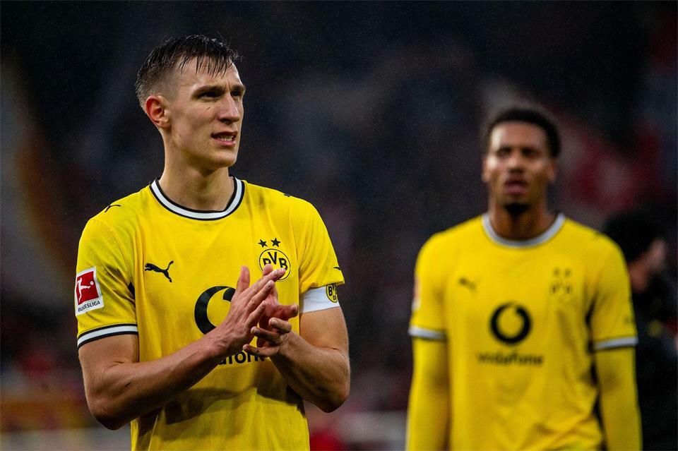 Nico Schlotterbeck und Borussia Dortmund treffen in Baku auf Sabah FK. Julius Frick/dpa