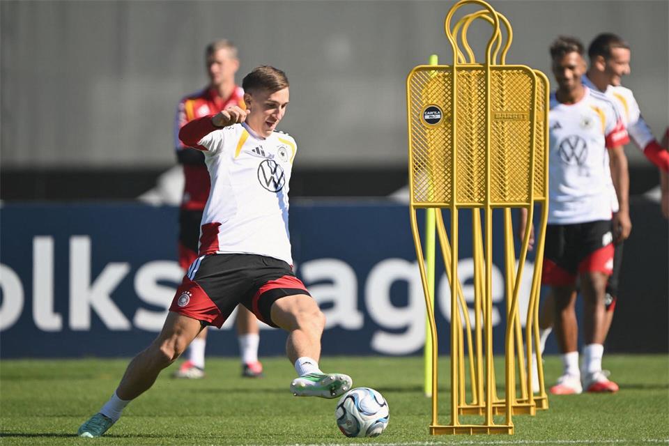 Nico Schlotterbeck verletzte sich vor einer Woche im Training mit der Nationalmannschaft. (Archivbild) Federico Gambarini/dpa