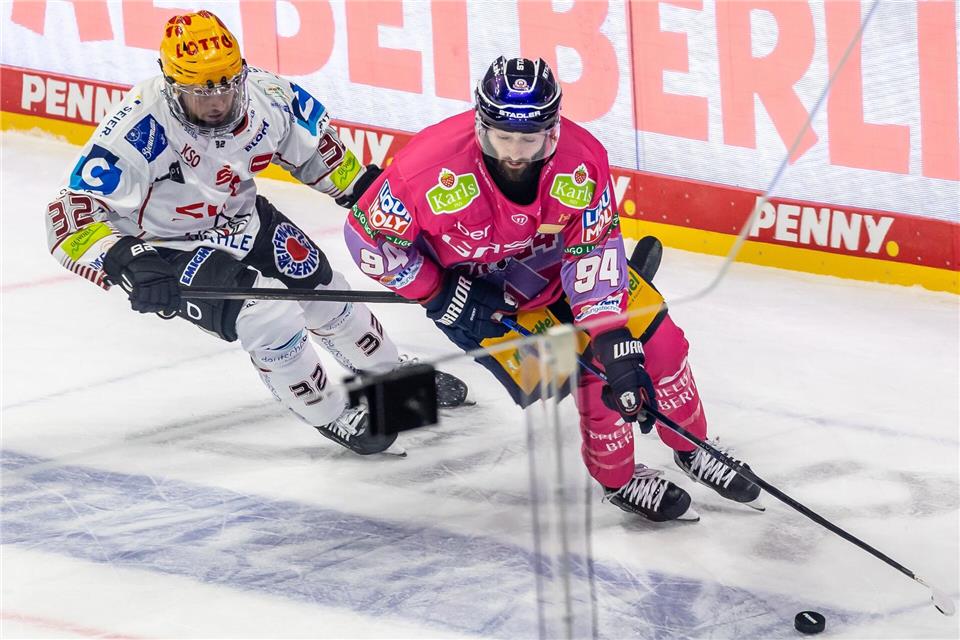 Nicolas Appendino (l) spielt künftig in Ingolstadt. (Archivbild)picture alliance / Andreas Gora