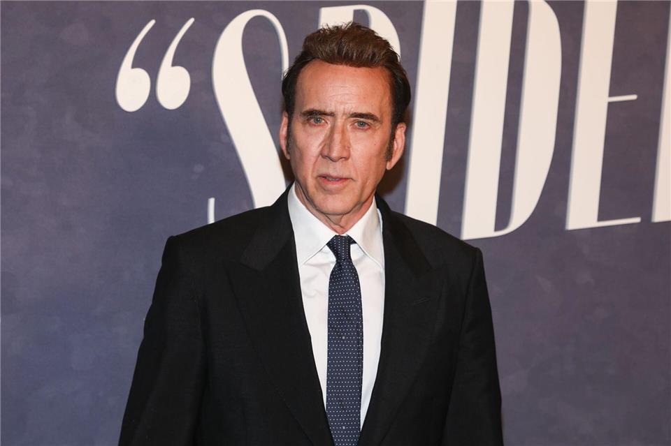 Nicolas Cage spielt in „Spider-Noir“ einen alternden Spider-Man im New York der 30er JahreAndy Kropa/Invision/AP/dpa