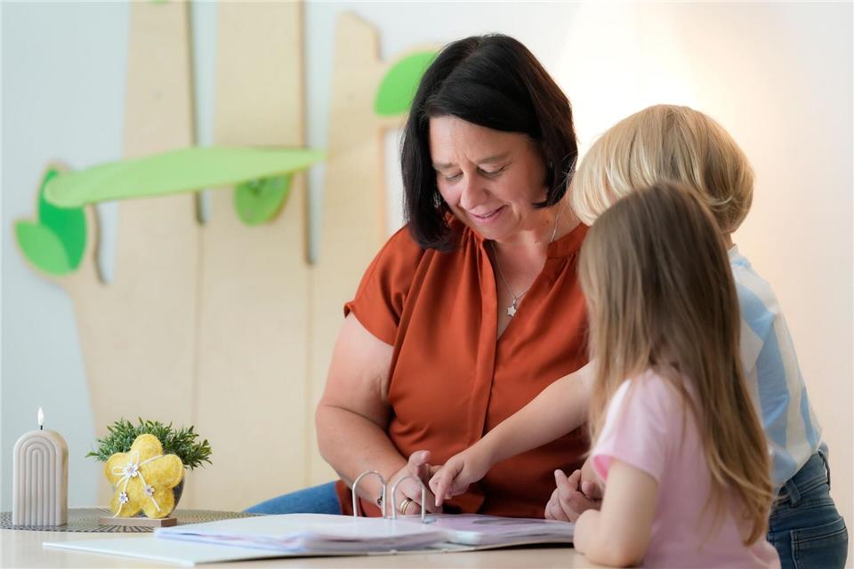 Nicole Peters arbeitet seit mehr als 30 Jahren als pädagogische Fachkraft in einer Kindertagesstätte.Kirsten Neumann/dpa-tmn
