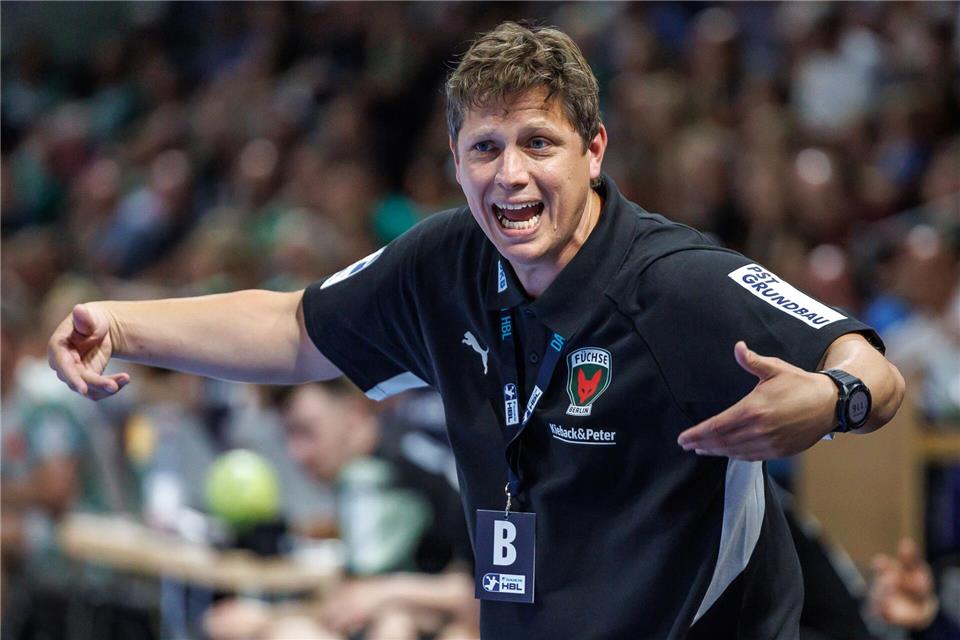 Nicolej Krickau verliert auch sein zweites Bundesliga-Spiel als Füchse-Coach. (Archivbild)Andreas Gora/dpa