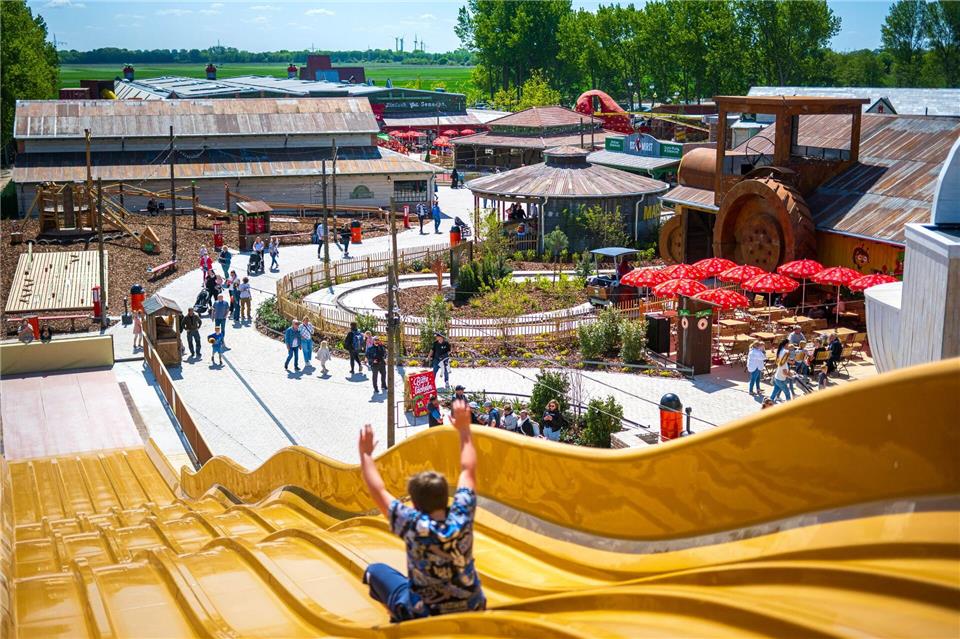 Niedersachsen hat einen neuen Freizeitpark: Das Karls Erlebnis-Dorf Loxstedt.Sina Schuldt/dpa