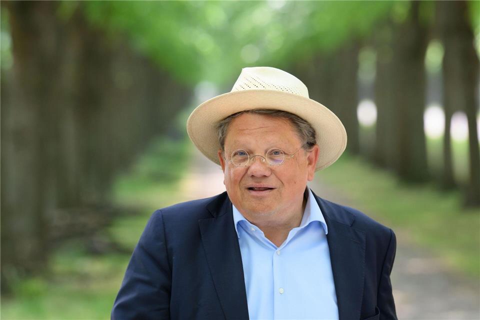 Niedersachsens Gesundheitsminister Philippi (SPD) spricht sich für neue Präventionsmaßnahmen im Kampf gegen übermäßigen Nikotinkonsum aus.Julian Stratenschulte/dpa