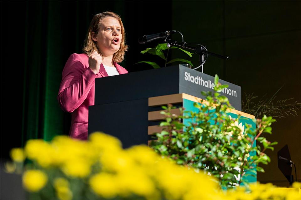Niedersachsens Kultusministerin Julia Hamburg (Grüne) glaubt an Lösungen für die aktuelle VW-Krise.Michael Matthey/dpa