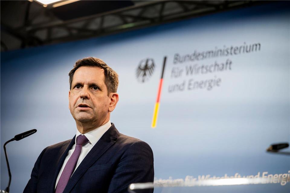 Niedersachsens Ministerpräsident Lies hält die akute Krise der Meyer Werft für überwunden. (Archivbild)Christoph Soeder/dpa