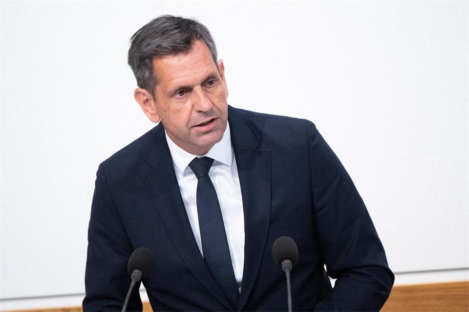 Niedersachsens Regierungschef Lies spricht sich dafür aus, Sachsen-Anhalt zunächst nicht zum Vorsitzland zu machen.Julian Stratenschulte/dpa