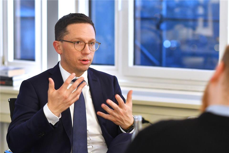 Niedersachsens Wissenschaftsminister Falko Mohrs (SPD) will mehr Autonomie für die Hochschulen. (Archivbild)Ella Wenzel/dpa