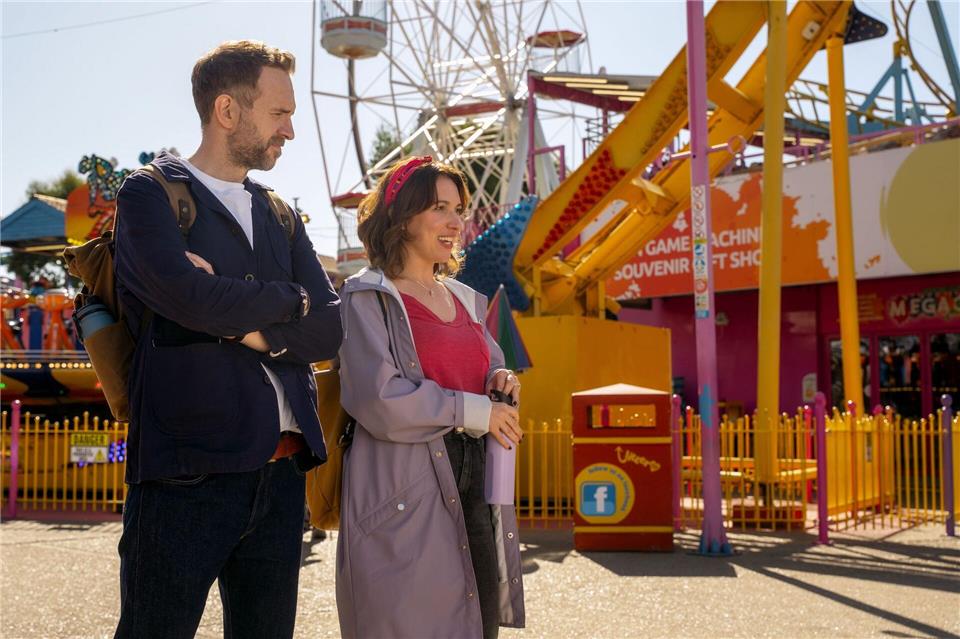 Nikki und Jason erleben in der Apple-TV-Serie „Trying“ Kinderlosigkeit, Adoption und das chaotische Familienglück. Apple TV/dpa
