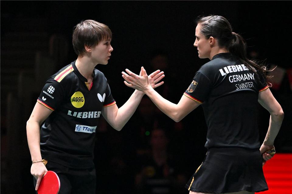 Nina Mittelham (l) bejubelte ihren nächsten Meistertitel. (Archivbild)Xu Bingjie/XinHua/dpa