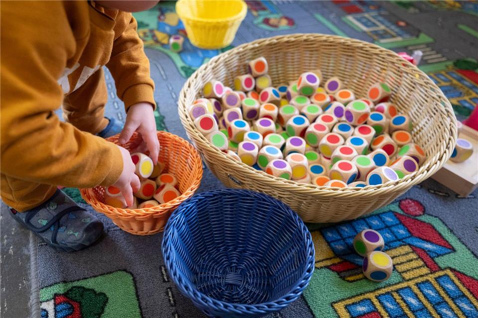 Nirgendwo erfüllen so viele Kitas die wissenschaftlichen Empfehlungen zur Personalausstattung wie in Baden-Württemberg. (Archivbild)Marijan Murat/dpa
