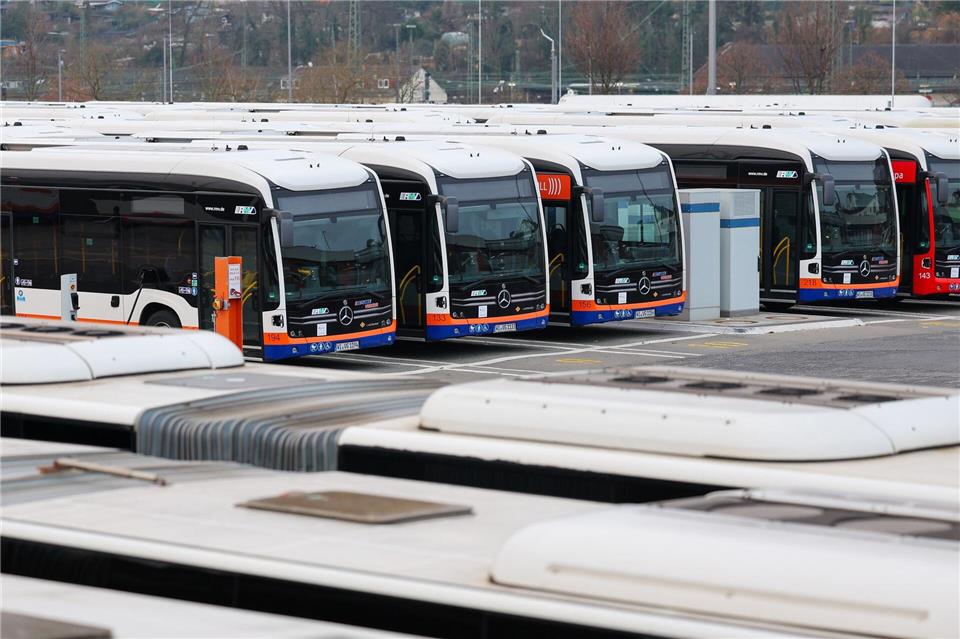 Nix fährt mehr: Für Wiesbaden rechnet die Verkehrsgesellschaft mit erheblichen Einschränkungen. (Archivbild)Jörg Halisch/dpa