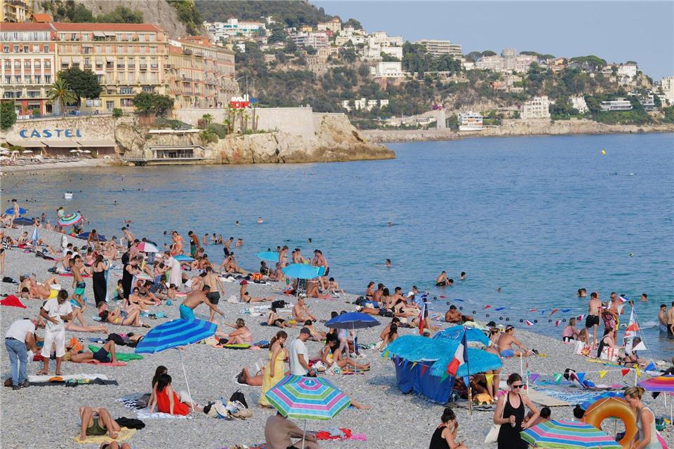 Nizza und die Umgebung sind ein beliebtes Urlaubsziel reicher Russen. (Archivbild)Serge Haouzi/XinHua/dpa