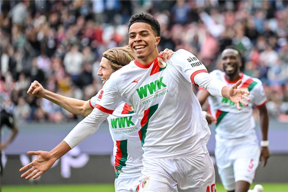 Noahkai Banks bejubelt sein erstes Bundesliga-Tor.Harry Langer/dpa