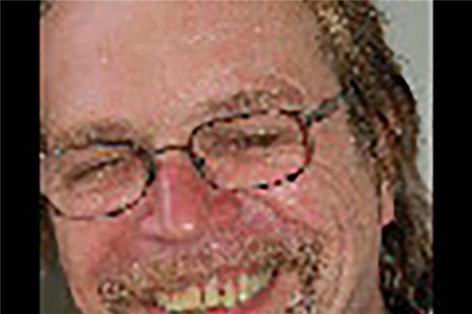 Noch immer fahndet die Polizei nach den untergetauchten Ex-RAF-Terroristen Ernst-Volker Staub und Burkhard Garweg. Die Ermittler veröffentlichen ein Foto, das Staub zeigen soll. (Foto: Handout)LKA Niedersachsen/dpa