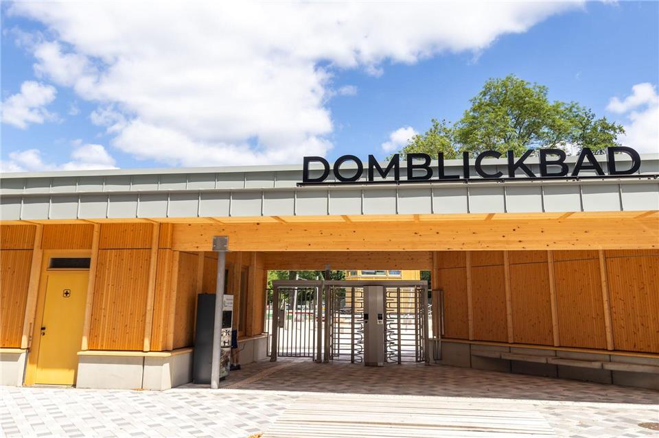 Noch ist offen, wann das neu errichtete Domblickbad wieder öffnen kann. Christian Lademann/dpa