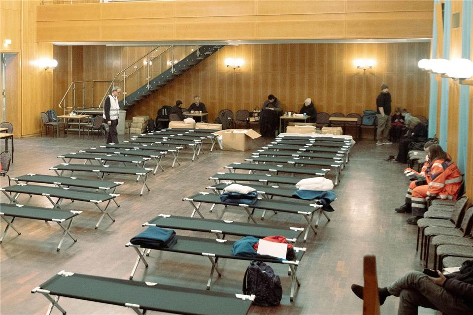 Noch sind die rund 25 Betten im Bürgersaal Zehlendorf für die Nacht nicht in Beschlag genommen.Carsten Koall/dpa