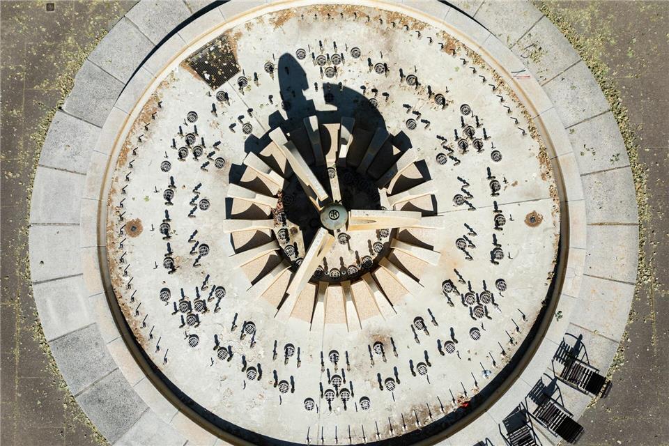 Noch sind einige Brunnen in Dresden nicht in Betrieb, doch fast alle sollen auch in diesem Sommer sprudeln. Robert Michael/dpa