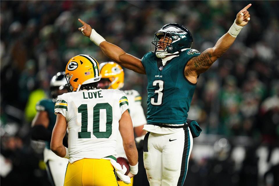 Nolan Smith (r) spielt seit 2023 für die Philadelphia Eagles. (Archivbild)Derik Hamilton/AP/dpa