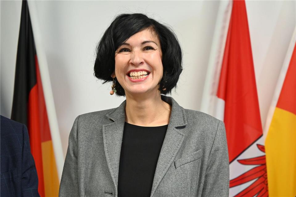 Noosha Aubel startet mit viel Freude in das Amt als Potsdamer Oberbürgermeisterin. Die Arbeit hat sie bereits aufgenommen, nun folgt die Amtseinführung mit einem Festakt. Elisa Schu/dpa