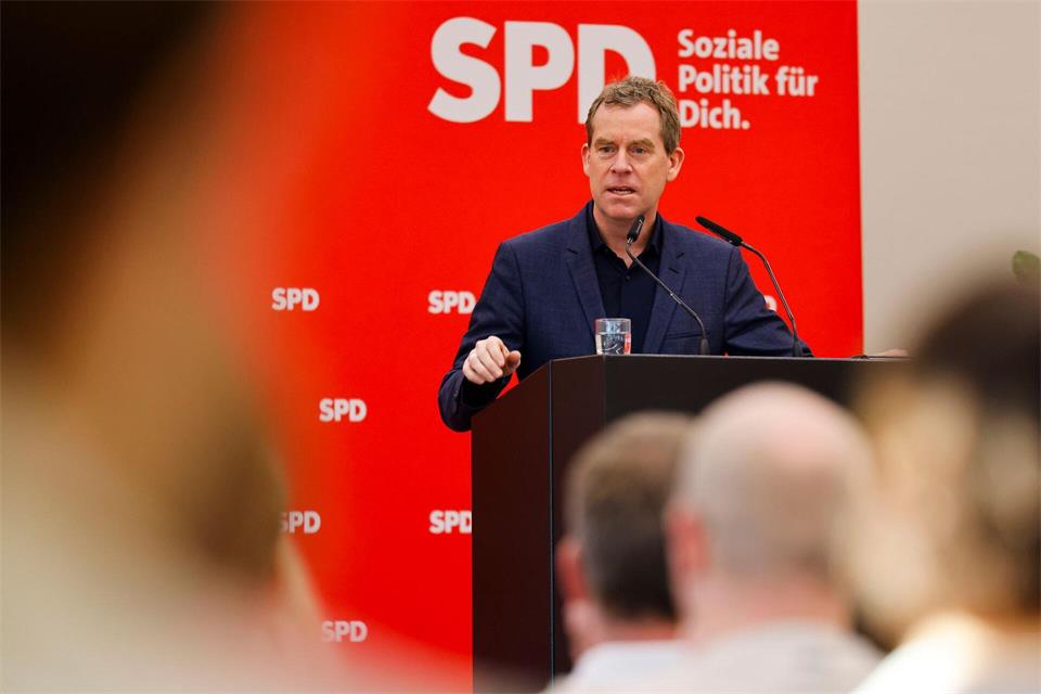 Nord-SPD-Chef Ulf Kämpfer ist für das Festhalten an einer Doppelspitze der Partei. (Archivbild)Frank Molter/dpa