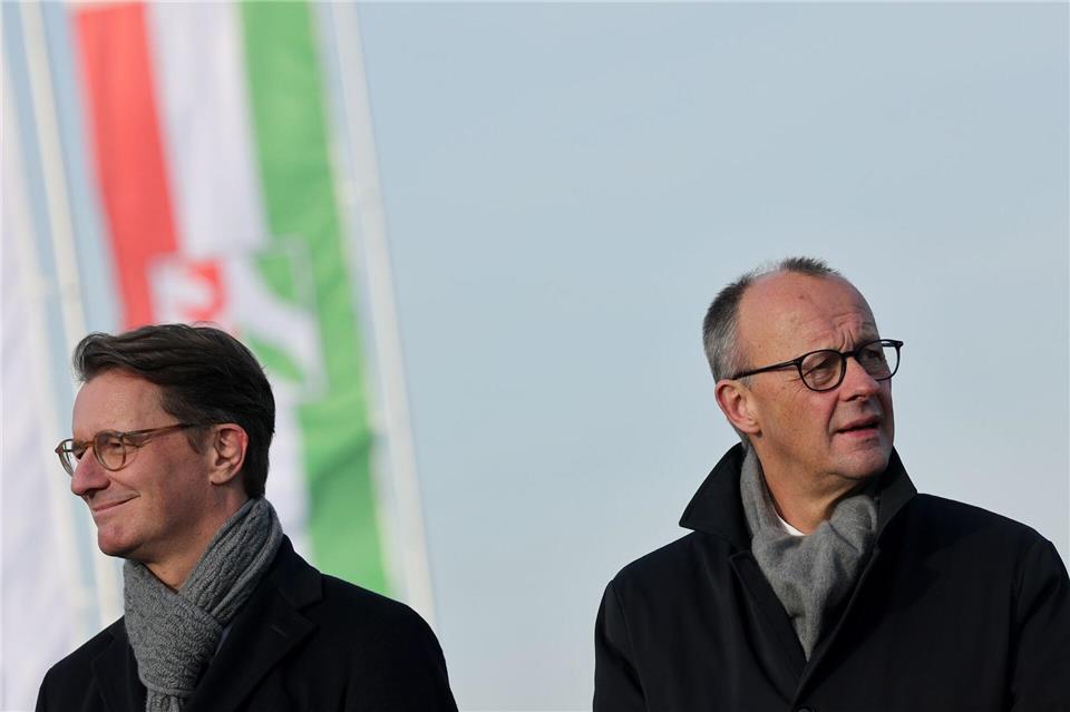 Nordrhein-Westfalen-Duell: Wäre Hendrik Wüst ein besserer Kanzler als Friedrich Merz? Spekulationen schießen in diesen Tagen ins Kraut. (Archivbild)Rolf Vennenbernd/dpa