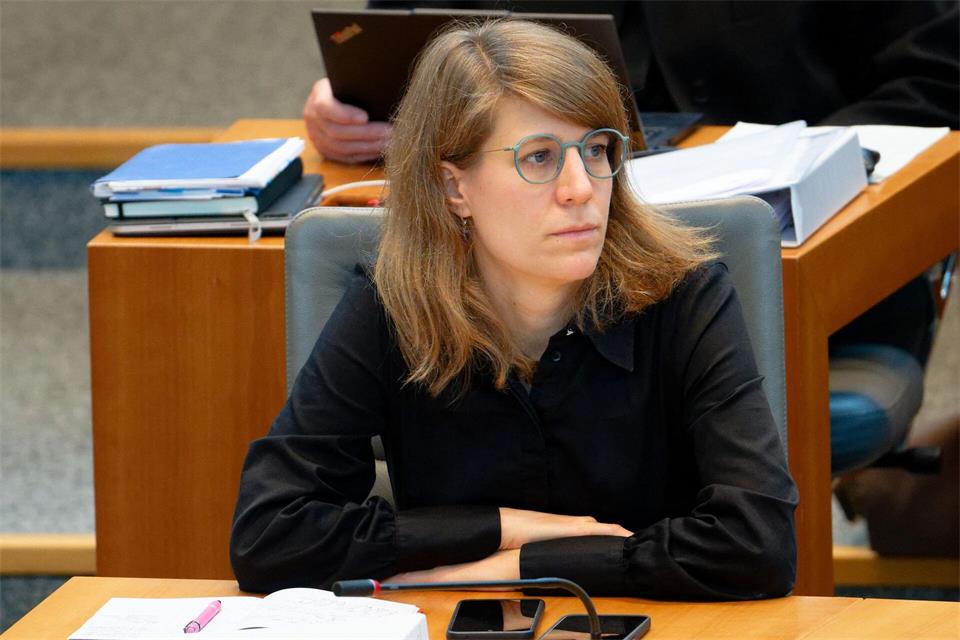 Nordrhein-Westfalens Familienministerin Verena Schäffer will mehr Sicherheit für Eltern schaffen, dass deren Kinder gut aufgehoben sind. (Archivbild)Henning Kaiser/dpa