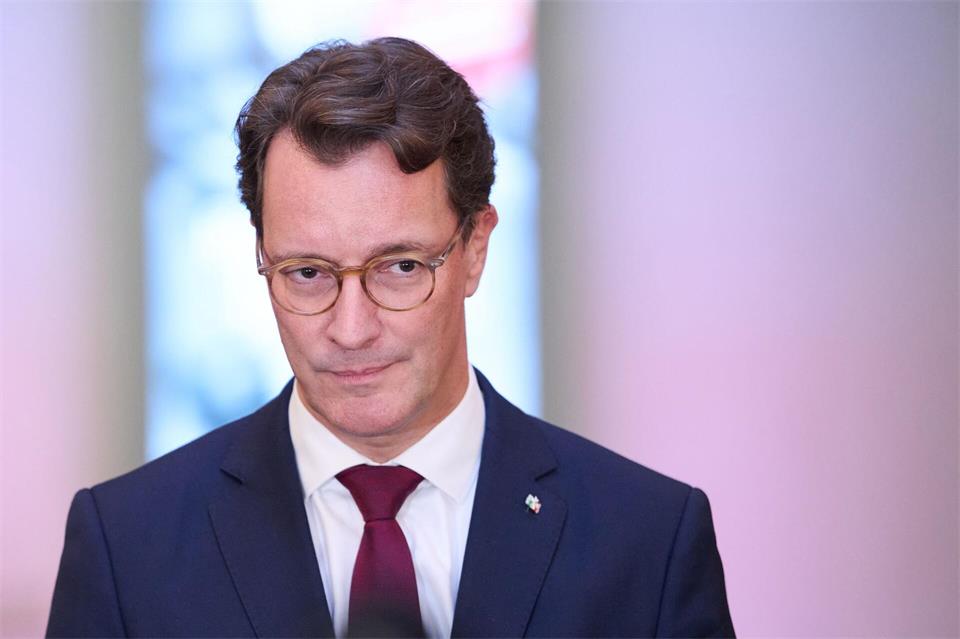 Nordrhein-Westfalens Ministerpräsident Hendrik Wüst erwartet von der jungen Generation, dass sie ihren Protest nicht eskaliert. (Archivbild)Sebastian Gollnow/dpa