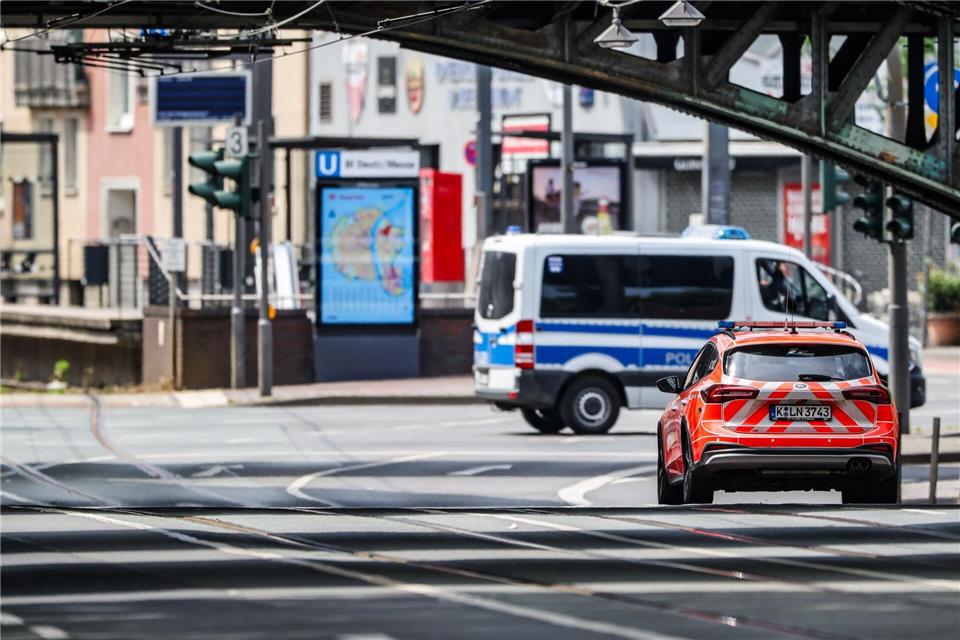 Normalen Autoverkehr gibt es in der Kölner City und im Stadtteil Deutz nicht mehr: Alles ist für eine Bombenentschärfung gesperrt.Christoph Reichwein/dpa
