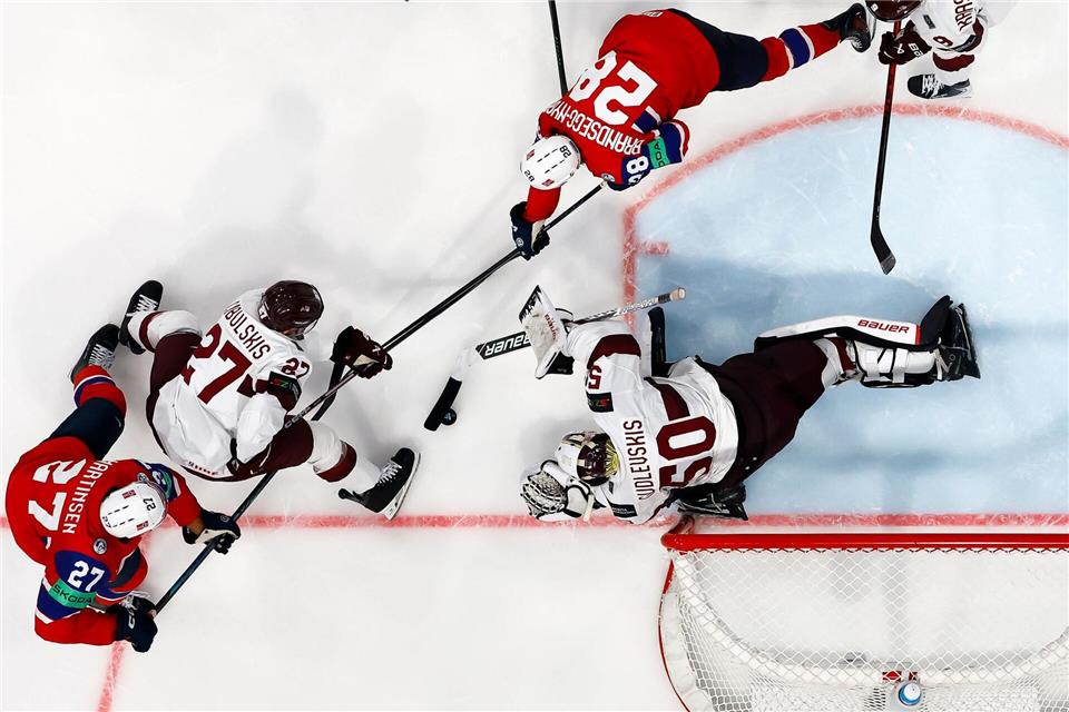 Norwegen steht erstmals im Halbfinale einer Eishockey-WM.Anthony Anex/KEYSTONE/dpa