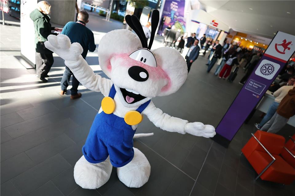 Nostalgie ist ein großes Thema: Die Diddl-Maus aus den 1990er-Jahren kehrt mit Produkten zurück. Daniel Karmann/dpa