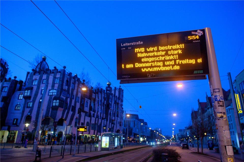Notbetrieb läuft: Nur wenige Linien sind unterwegs.Klaus-Dietmar Gabbert/dpa