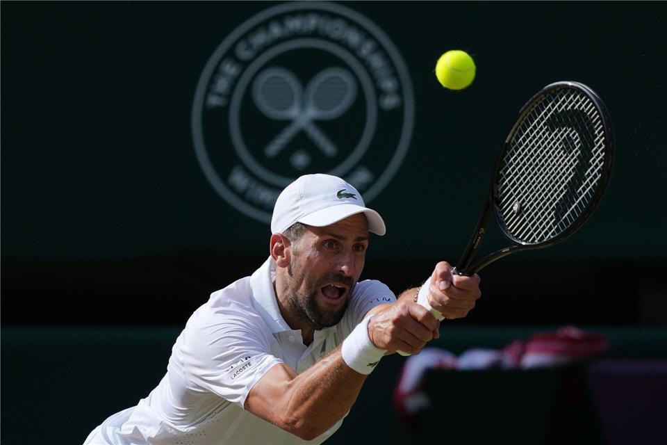 Novak Djokovic hatte gegen Jannik Sinner keine Chance.Kin Cheung/AP/dpa