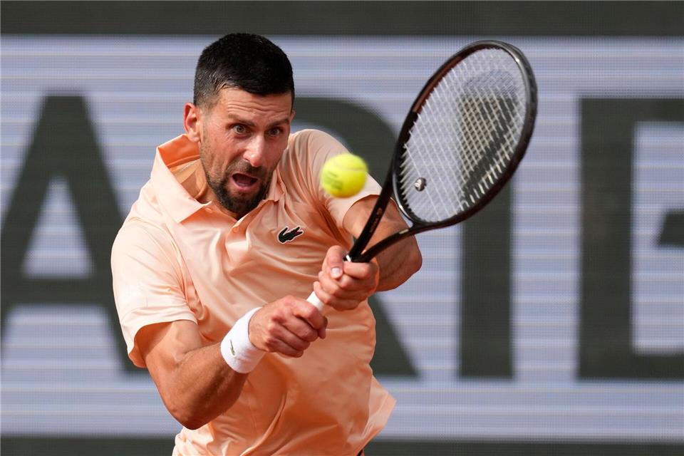 Novak Djokovic musste in seinem Drittrundenmatch bei den French Open hart kämpfen.Christophe Ena/AP/dpa