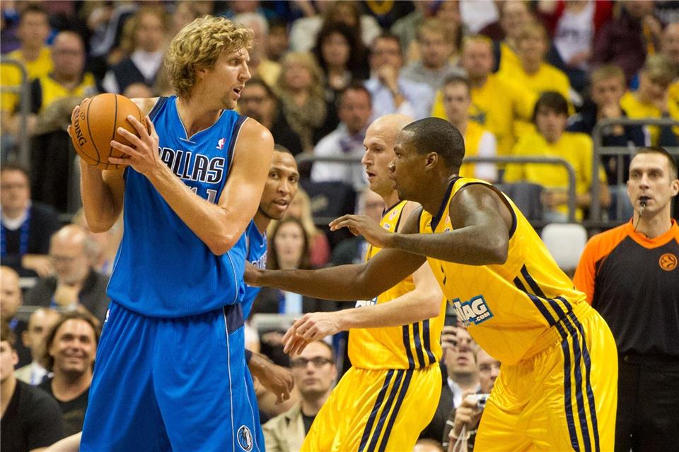 Nowitzki spielte 2012 mit den Mavericks in Berlin. (Archivbild)picture alliance / dpa